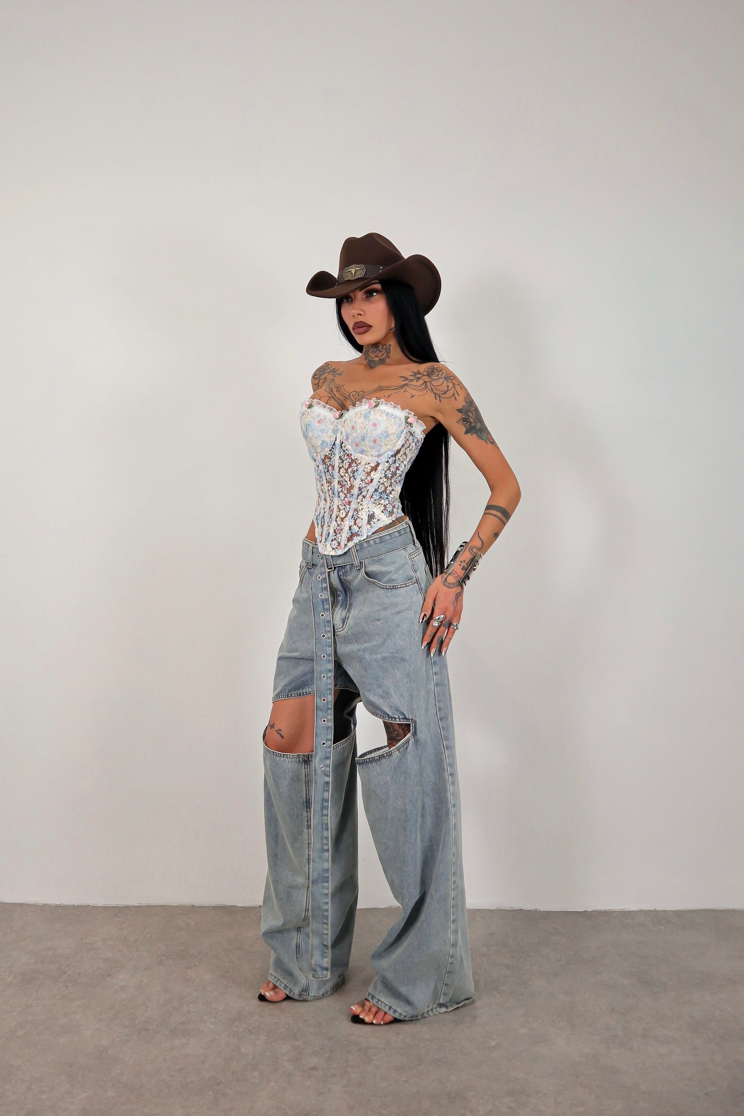 Jeans cut out Bryanna